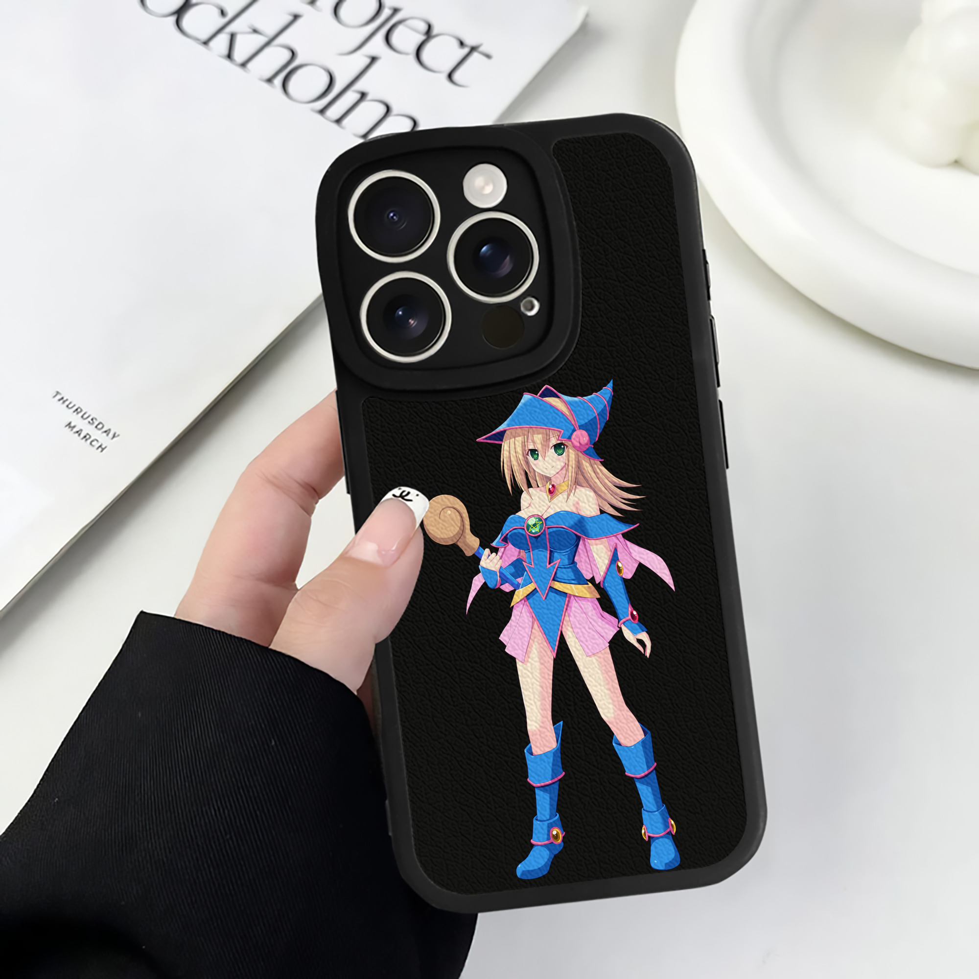 遊☆戯☆王 Yu-Gi-Oh! 【iPhone 16シリーズ対応】シリコンスマホケース（レザー調） 材質：シリコン
